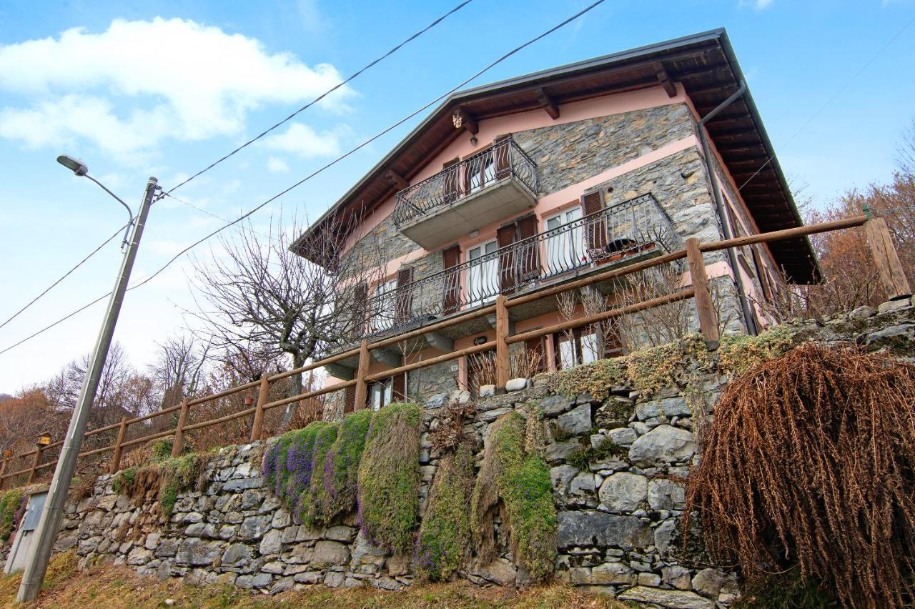 Apartmán La Mansarda Di Eros E Tiziana Lanzo dʼIntelvi Exteriér fotografie